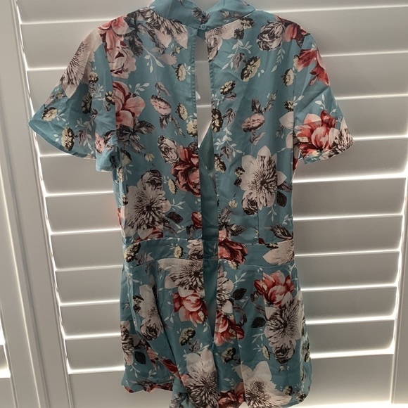 New Blue Pink Floral Romper, Open Back, Wrap Front, Choker Collar, Zipper. - Picture 11 of 11